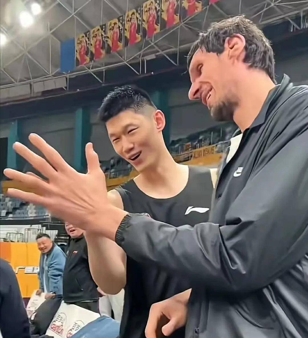 中国官网-今晚广厦男篮扳平良机：NBA常规赛节点到来；气氛紧张；资深球员宣示担当(nba常规赛录像)