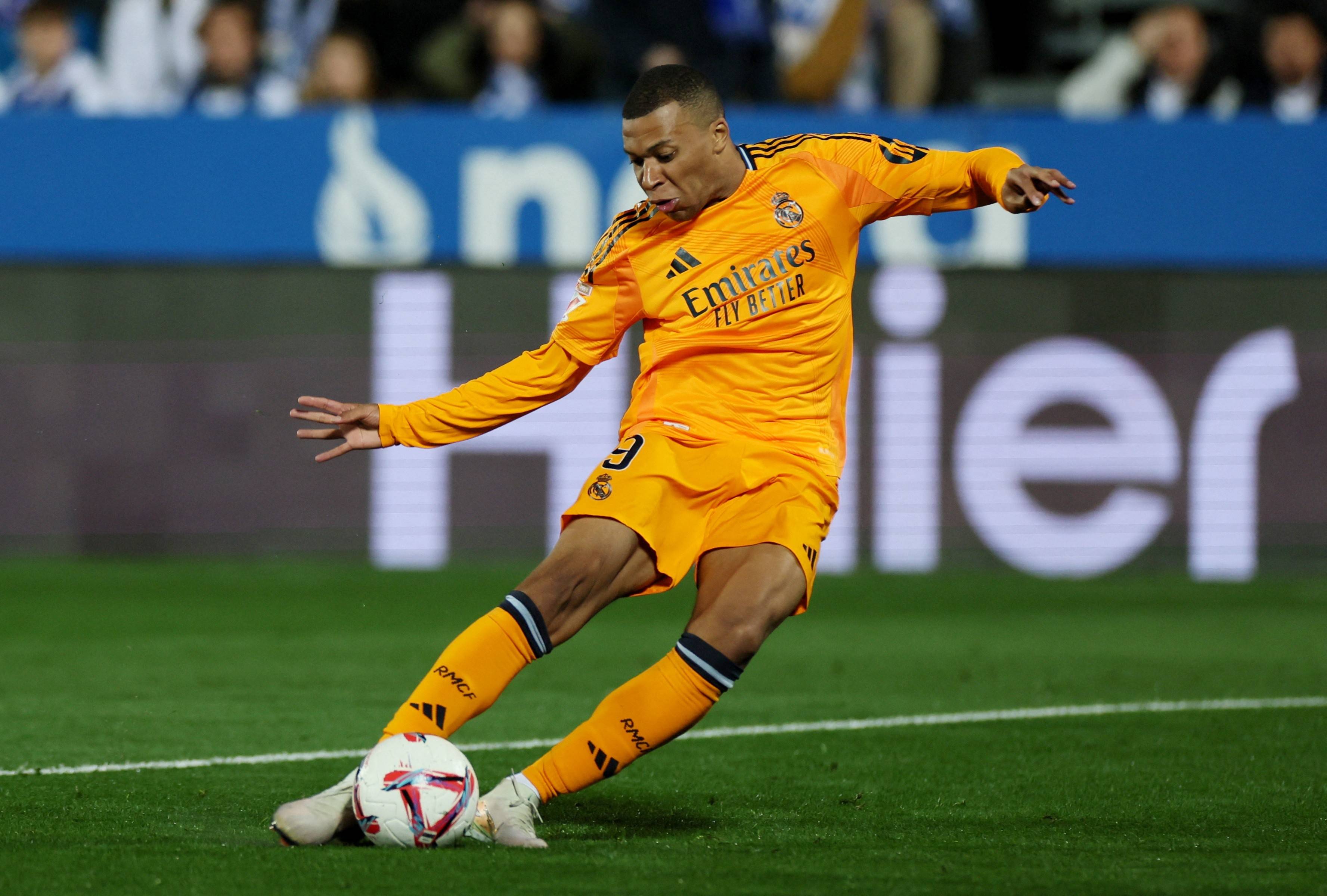 Kaiyun中国-国王杯倒计时，皇家社会窗口期复出首秀，细节引发关注，底气十足，心理建设被强调(西班牙超级杯重要吗)