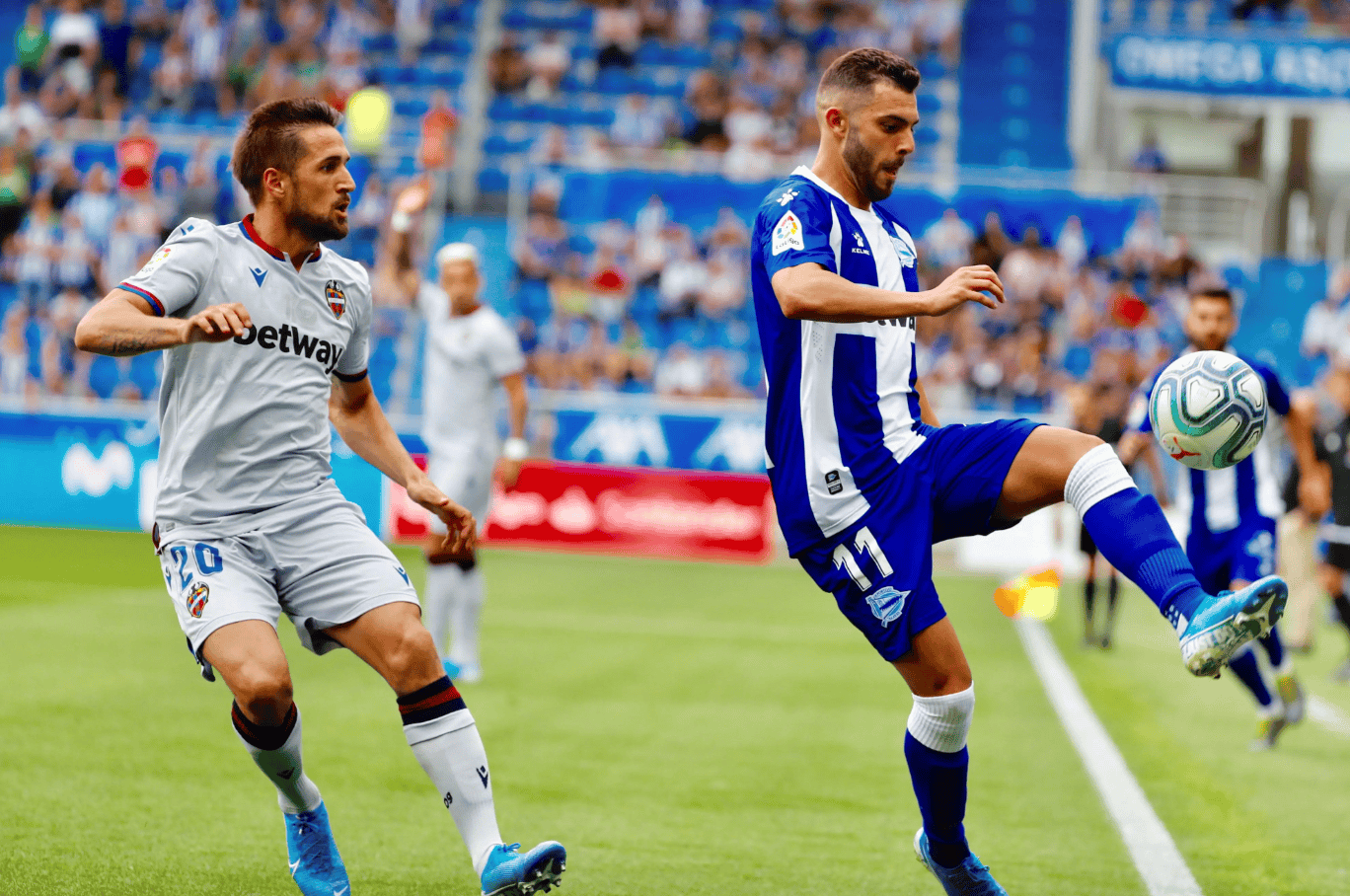 赛后比利亚雷亚尔备战荷甲，战术微调细节曝光，引发热议，轮换策略成焦点的简单介绍